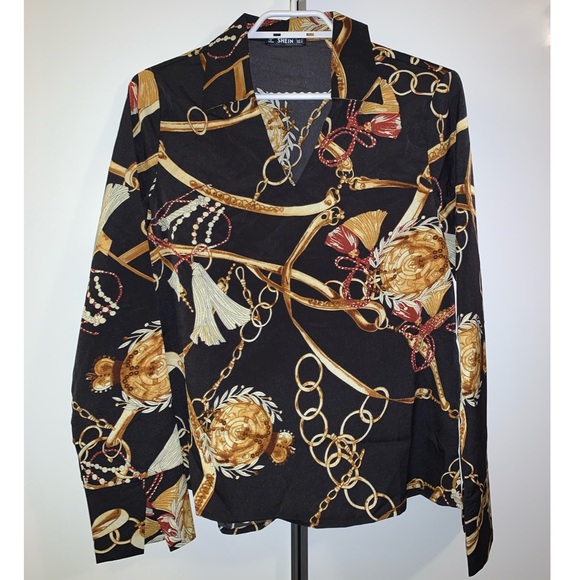 Black blouse with prints